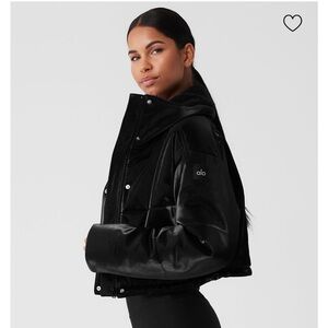 Gently Used ALO Orion Cropped Puffer, Black, XS